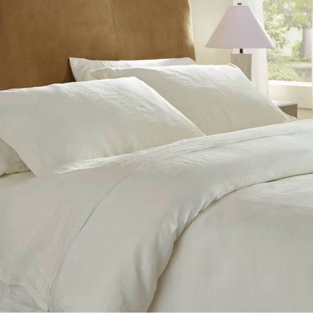 Saatva - Linen sheet set - Picture 2 of 6